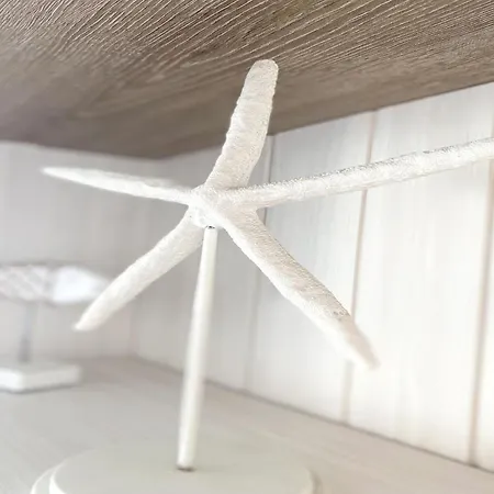 By The Sea With Stunning Views * ميدل كيرك