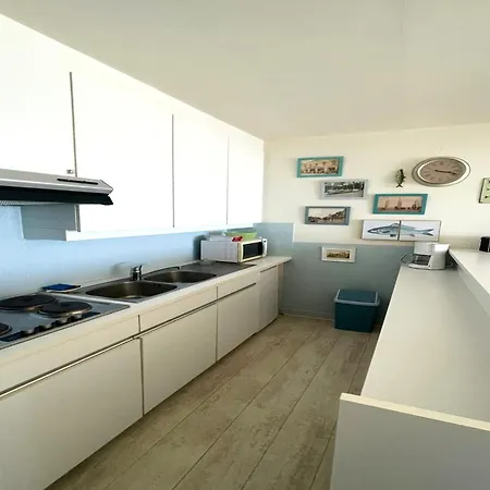 شقة By The Sea With Stunning Views ميدل كيرك