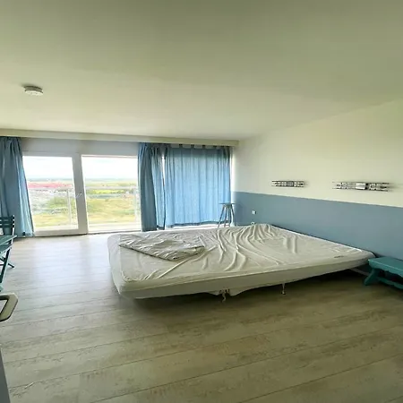 By The Sea With Stunning Views * ميدل كيرك