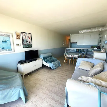 شقة By The Sea With Stunning Views *