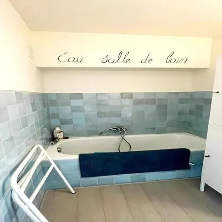 Cozy One-bedroom With Sea View